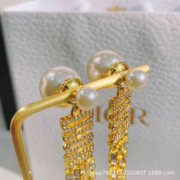 women's fashion personality trend new brand earrings wholesale dijia pearl letters square diamond temperament high sense female accesso, Silver
women's fashion personality trend new brand earrings wholesale dijia pearl letters square diamond temperament high sense female accesso, Silver