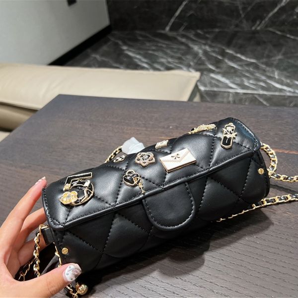 coco badge cylinder bag chain crossbody handbags bag golden black phone pocket designers wallets shoulder bags fashion luxurys womens lady t
coco badge cylinder bag chain crossbody handbags bag golden black phone pocket designers wallets shoulder bags fashion luxurys womens lady t