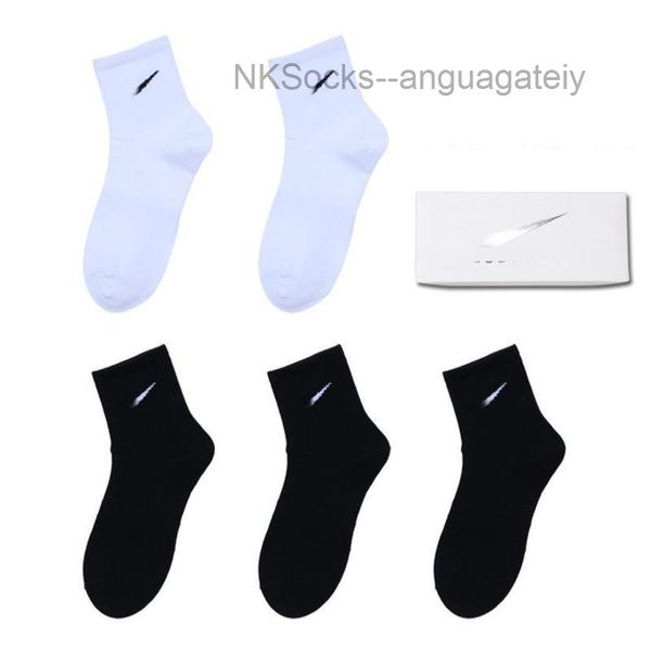 men's classic fashion socks gift box stockings hook brand black white gray medium tube sports cotton sweat absorbing sock men women lux
men's classic fashion socks gift box stockings hook brand black white gray medium tube sports cotton sweat absorbing sock men women lux
