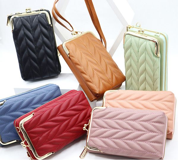 3pcs wallets women pu plain weave embroidery vertical section multifunctional phone crossbody bag, Red;black
3pcs wallets women pu plain weave embroidery vertical section multifunctional phone crossbody bag, Red;black