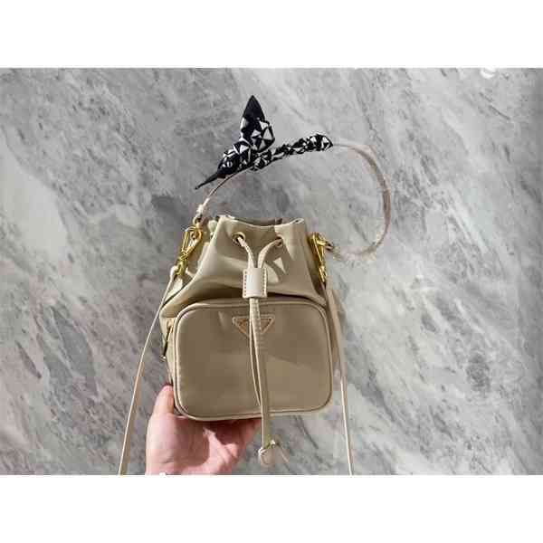 purse online canvas oxford parachute drawstring triangular sling shoulder portable bucket oblique span new women's bag purse
purse online canvas oxford parachute drawstring triangular sling shoulder portable bucket oblique span new women's bag purse