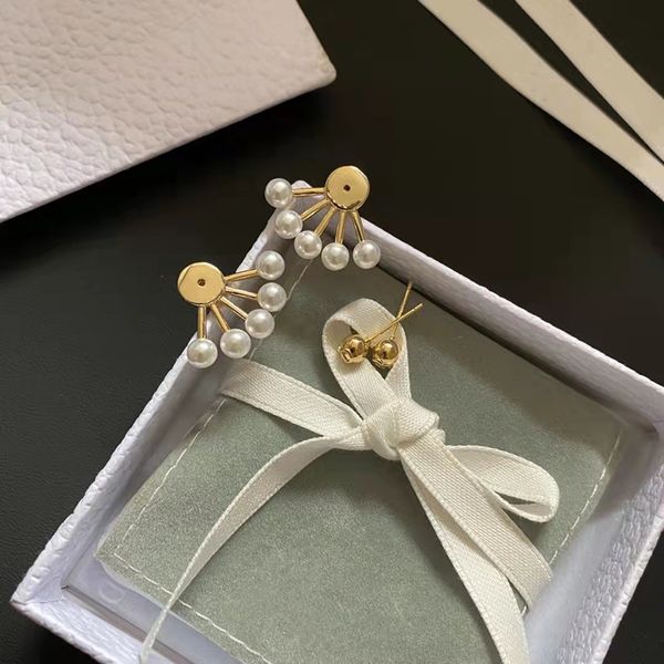 classic designer jewelry pearl ladies stud earrings pure copper material couple wedding birthday gift stud, Golden;silver
classic designer jewelry pearl ladies stud earrings pure copper material couple wedding birthday gift stud, Golden;silver