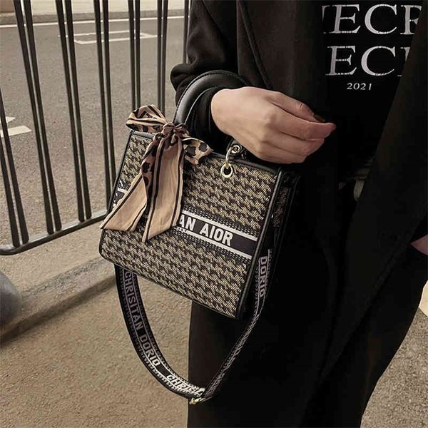 store 90% off portable female autumn winter fashion version ins tote single shoulder bag
store 90% off portable female autumn winter fashion version ins tote single shoulder bag
