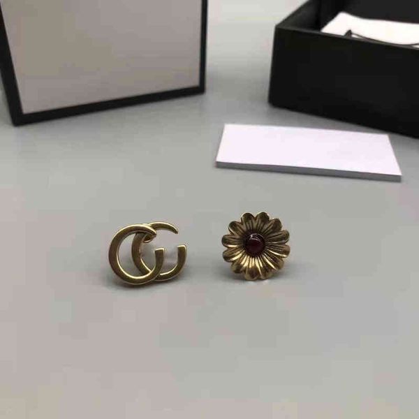 2022 factory wholesale new gu chrysanthemum flower asymmetric earrings female used earrings kyst, Golden
2022 factory wholesale new gu chrysanthemum flower asymmetric earrings female used earrings kyst, Golden