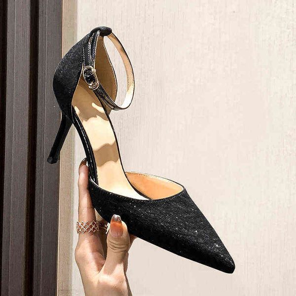 31 small black sequin french hollow shoes girls' catwalk net red one-line buckle baotou high heel's thin heels
31 small black sequin french hollow shoes girls' catwalk net red one-line buckle baotou high heel's thin heels