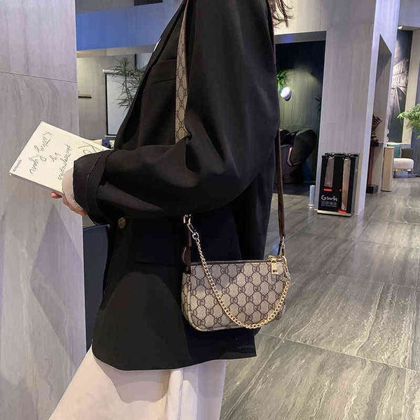 bags popular bag female summer 2022 new broadband small square advanced sense messenger versatile printed chain
bags popular bag female summer 2022 new broadband small square advanced sense messenger versatile printed chain