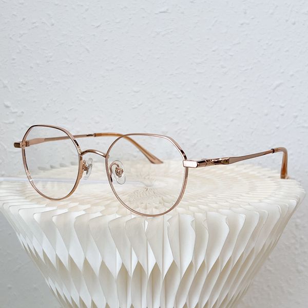 literary retro pure titanium sunglasses small ultra-light frame rose gold glasses frame, White;black
literary retro pure titanium sunglasses small ultra-light frame rose gold glasses frame, White;black