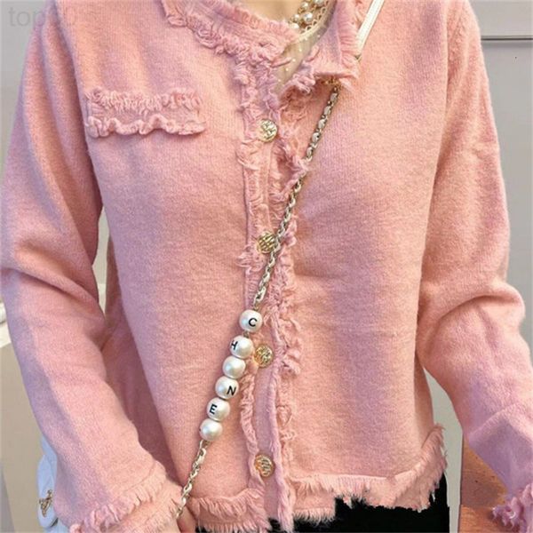 women's sweaters designer 2022 spring new fashion v-neck soft waxy tassel small fragrance sweater women's loose knitted cardigan c, White;black
women's sweaters designer 2022 spring new fashion v-neck soft waxy tassel small fragrance sweater women's loose knitted cardigan c, White;black