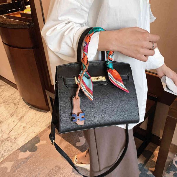 hand bag new year large capacity messenger women's style simple texture sling shoulder handbags design deals
hand bag new year large capacity messenger women's style simple texture sling shoulder handbags design deals