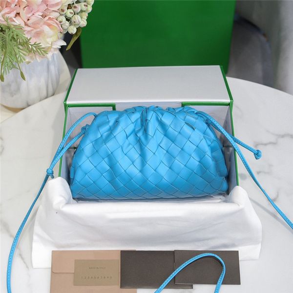 designer luxury the pouch mini leather clutch women's green shoulder bag 7a quality size: 22*12*7cm
designer luxury the pouch mini leather clutch women's green shoulder bag 7a quality size: 22*12*7cm