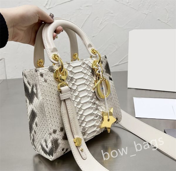 wallet shoulder bag women handbags diana bag first layer cowhide genuine leather handbag metal charm fashion versatile purses with folding g, Red;black
wallet shoulder bag women handbags diana bag first layer cowhide genuine leather handbag metal charm fashion versatile purses with folding g, Red;black