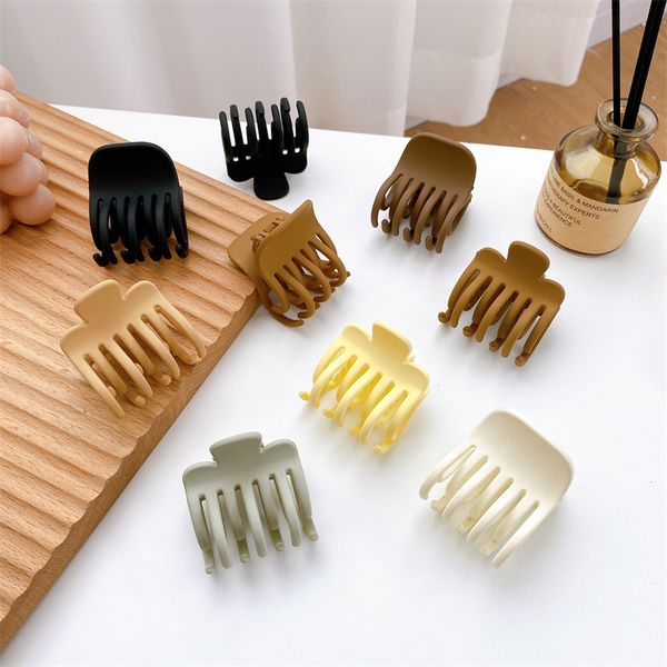 women pure color claws hair clamp smooth ponytail scrunchies plastic hair clips european lady small size hairpins ornaments headdress access, Slivery;golden
women pure color claws hair clamp smooth ponytail scrunchies plastic hair clips european lady small size hairpins ornaments headdress access, Slivery;golden