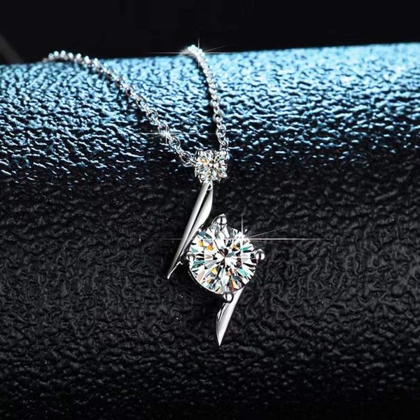 other trendy 925 sterling silver 1 d color vvs1 moissanite pendant necklace for women plating white gold diamond gift
other trendy 925 sterling silver 1 d color vvs1 moissanite pendant necklace for women plating white gold diamond gift