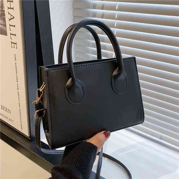 2022 new fashion all-match ladies mini handbag small bag 2022 popular msenger red texture shoulder
2022 new fashion all-match ladies mini handbag small bag 2022 popular msenger red texture shoulder
