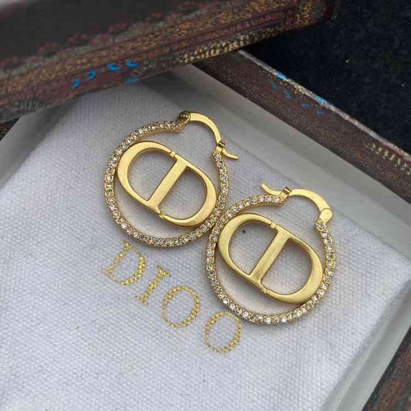 factory wholesale ring diamond inlaid fashion simple light luxury female letter text earrings, Golden
factory wholesale ring diamond inlaid fashion simple light luxury female letter text earrings, Golden