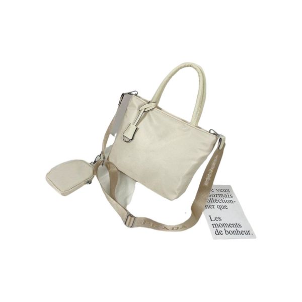 2022 new tote bag ob24 for women with high sense of spring and summer explosive hand-held cross large capacity luxury designer shopping bag
2022 new tote bag ob24 for women with high sense of spring and summer explosive hand-held cross large capacity luxury designer shopping bag