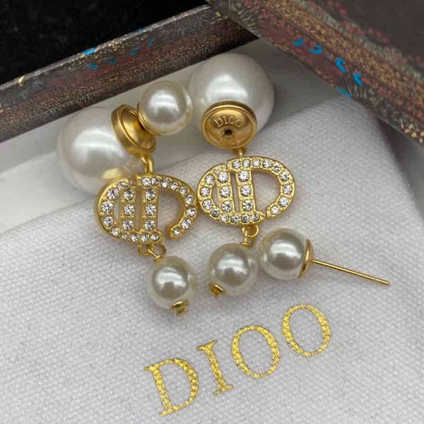 factory retail and wholesale d1 home gold cd letter diamond inlaid pearl earrings 2022 new dijia net red star same0, Golden
factory retail and wholesale d1 home gold cd letter diamond inlaid pearl earrings 2022 new dijia net red star same0, Golden