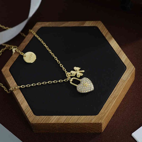 2022 factory wholesale new diamond love necklace women's new dijia brass net red heart clavicle chain necklace, Silver
2022 factory wholesale new diamond love necklace women's new dijia brass net red heart clavicle chain necklace, Silver