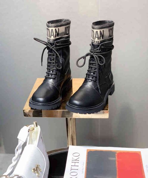 boots autumn and winter high embroidered leather lace up martin boots short women's shoes, Black
boots autumn and winter high embroidered leather lace up martin boots short women's shoes, Black