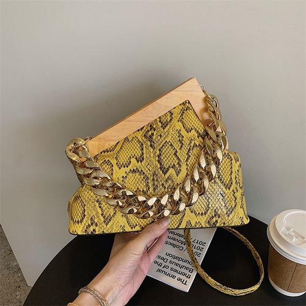 30% off 2022 new designer bags women's niche design acrylic portable triangle wood clip snake
30% off 2022 new designer bags women's niche design acrylic portable triangle wood clip snake