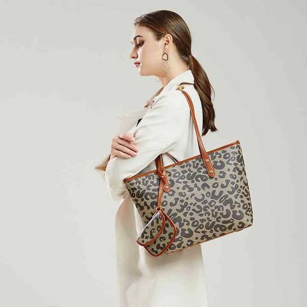 2022 autumn winter women's new leisure large capacity shoulder leopard print tote bag2022 trendy fashion design ladies sachet
2022 autumn winter women's new leisure large capacity shoulder leopard print tote bag2022 trendy fashion design ladies sachet