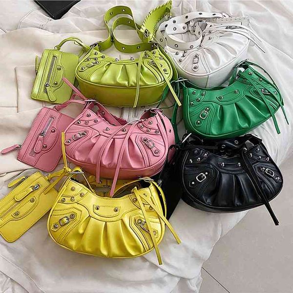 fold bag 2022 spring and summer trendy baguette bags personalized single texture messenger women's rivet semicircle fashion female shou
fold bag 2022 spring and summer trendy baguette bags personalized single texture messenger women's rivet semicircle fashion female shou