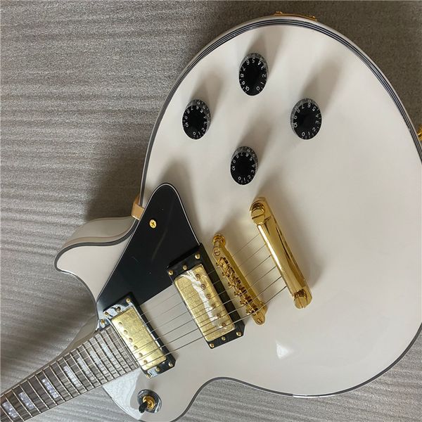 2021 customshop rosewood fingerboard electric guitar golden hardware white real picture shooting
2021 customshop rosewood fingerboard electric guitar golden hardware white real picture shooting