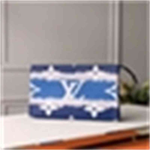 m69136 blue tie dye escale 26 toilet bag clutches evening pouches mini belt bags long wallet chain wallets purse
m69136 blue tie dye escale 26 toilet bag clutches evening pouches mini belt bags long wallet chain wallets purse