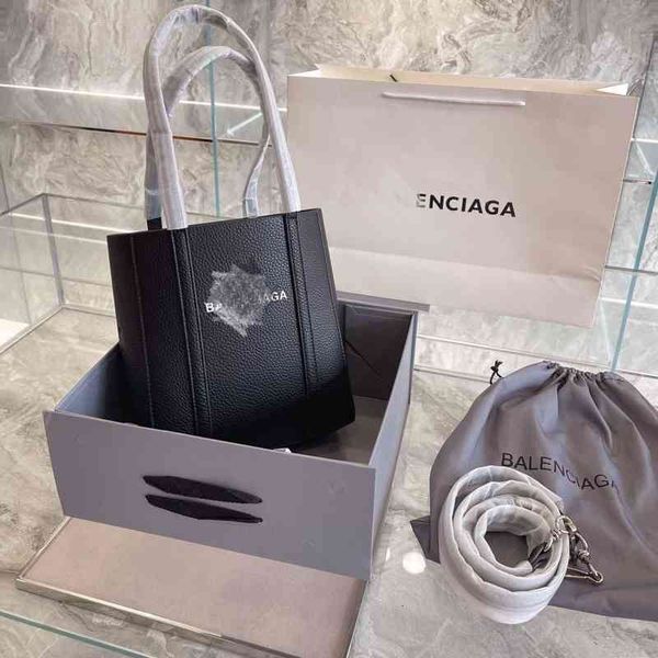 crossbody balencigas handbags phone every home paris mobile day mini tote shopping men's and women's universal fashion bag
crossbody balencigas handbags phone every home paris mobile day mini tote shopping men's and women's universal fashion bag