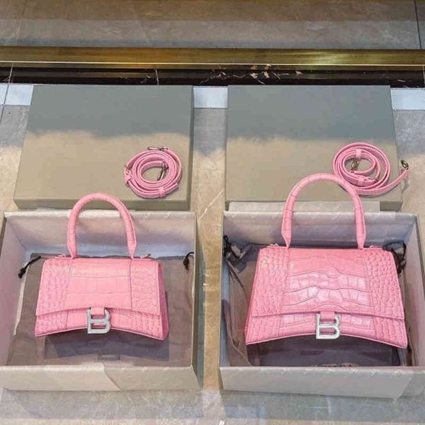 handbags balencigas luxuries bag 2022 fashion b-word red hourglass women's shoulder handbag crocodile pattern net
handbags balencigas luxuries bag 2022 fashion b-word red hourglass women's shoulder handbag crocodile pattern net