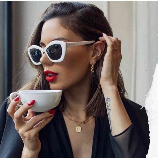 sunglsses slpins sme women's network re rn personlize t's eye irregulr whi, White;black
sunglsses slpins sme women's network re rn personlize t's eye irregulr whi, White;black