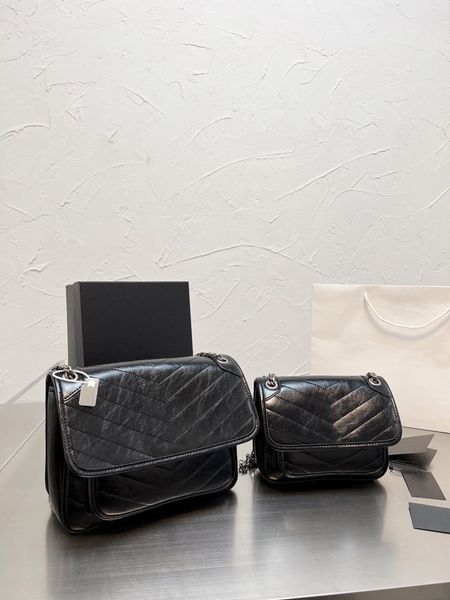 5a+ quality crossbody designer bag chain shoulder strap envelope bag classic fashion versatile one shoulder women's bag
5a+ quality crossbody designer bag chain shoulder strap envelope bag classic fashion versatile one shoulder women's bag