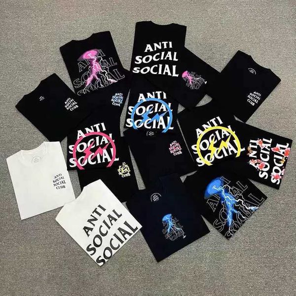 2022 men s women designer t shirts short summer brand designers clothing fashion casual with brand letter embroidery, White;black
2022 men s women designer t shirts short summer brand designers clothing fashion casual with brand letter embroidery, White;black