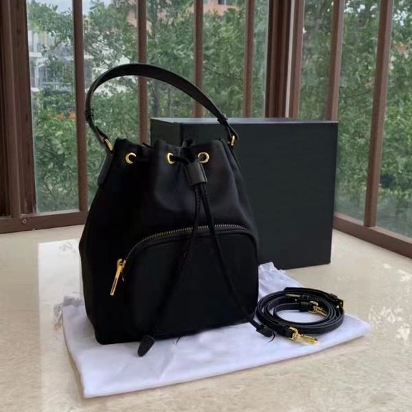luxurys designers backpack vintage designers embossing backpacks fashion messenger school bag women genuine leather shoulder bags purse blac
luxurys designers backpack vintage designers embossing backpacks fashion messenger school bag women genuine leather shoulder bags purse blac