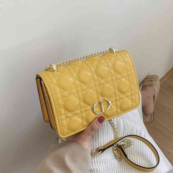 2022 new designer handbags design style is temperament and messenger single shoulder portable messenger small square magnetic buckle synthet
2022 new designer handbags design style is temperament and messenger single shoulder portable messenger small square magnetic buckle synthet