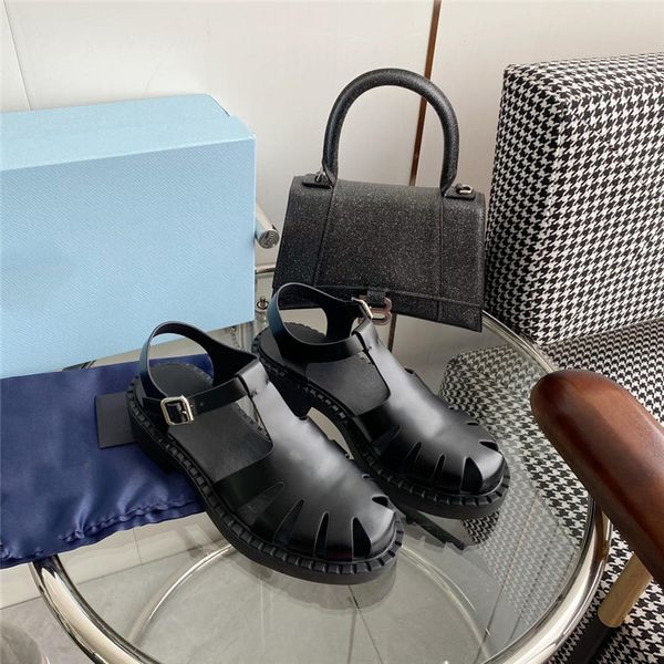 ladies sports sandal retro beach shoes leather with wear resistant and non-slip rubber platform sandals with box size 35-41, Black
ladies sports sandal retro beach shoes leather with wear resistant and non-slip rubber platform sandals with box size 35-41, Black