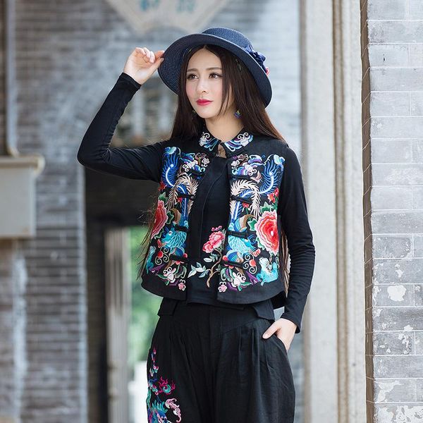 women's vests embroidery chinese traditional women's clothes sleeveless vest tang suit women elegant costume 2022 autumn coat, Black;white
women's vests embroidery chinese traditional women's clothes sleeveless vest tang suit women elegant costume 2022 autumn coat, Black;white
