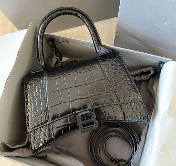 bags fashion balencigas star same bag female 2022 hourglass versatile b family crocodile leather diagonal
bags fashion balencigas star same bag female 2022 hourglass versatile b family crocodile leather diagonal