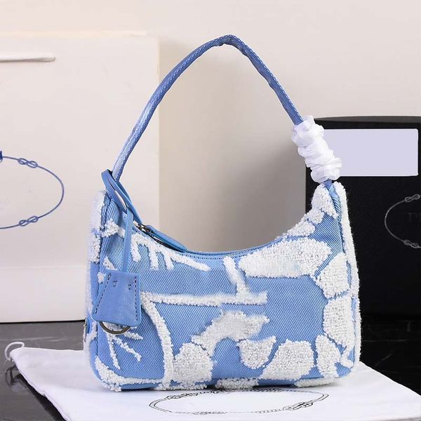 re-edition hobo underarm bag women shoulder bags flower embroidered twill zipper closure printed nylon lining fashion cluth handbags purse
re-edition hobo underarm bag women shoulder bags flower embroidered twill zipper closure printed nylon lining fashion cluth handbags purse