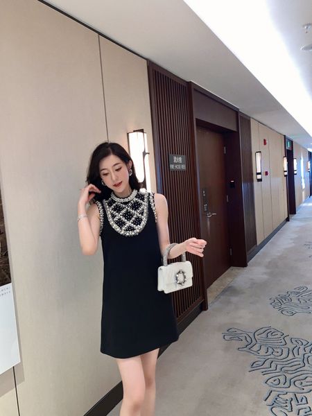 miu 2022 pearl sequins decorated party dress spring summer new logo dinner summer dress women's casual dress luxury brand clothing moth, White;black
miu 2022 pearl sequins decorated party dress spring summer new logo dinner summer dress women's casual dress luxury brand clothing moth, White;black
