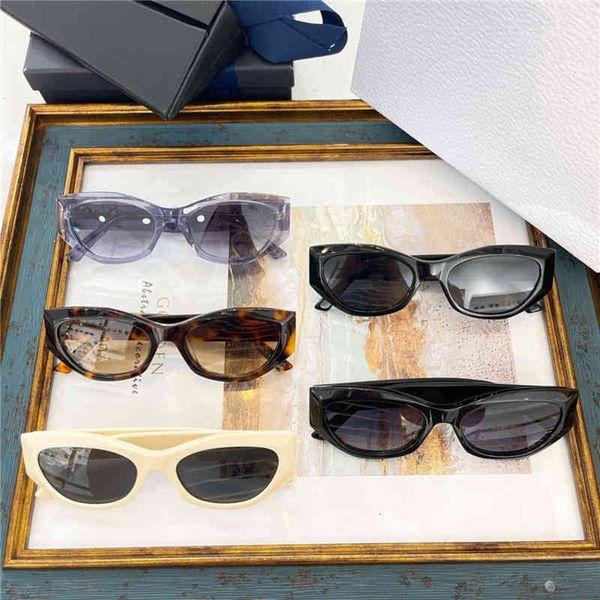 sunglasses d family's fashion cat's eye alphabet legs stars the same mu uyrn, White;black
sunglasses d family's fashion cat's eye alphabet legs stars the same mu uyrn, White;black