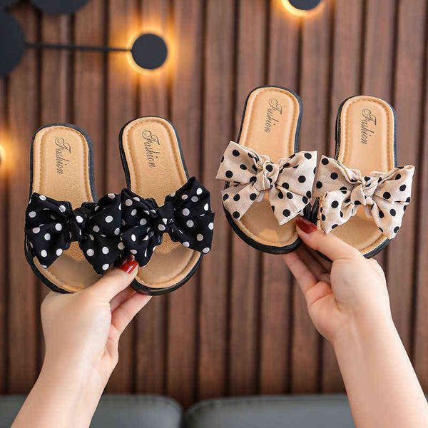 children' slippers summer girls' sandals bow anti-skid wear korean girls' soft soled slippers, Black;grey
children' slippers summer girls' sandals bow anti-skid wear korean girls' soft soled slippers, Black;grey