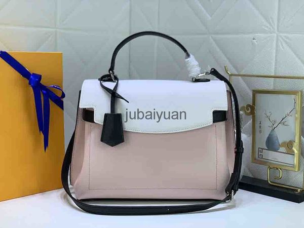 2022 women shoulder lockme ever bag crossbody large capacity shoulder bag handbags luxury purses girl fashion shopping
2022 women shoulder lockme ever bag crossbody large capacity shoulder bag handbags luxury purses girl fashion shopping
