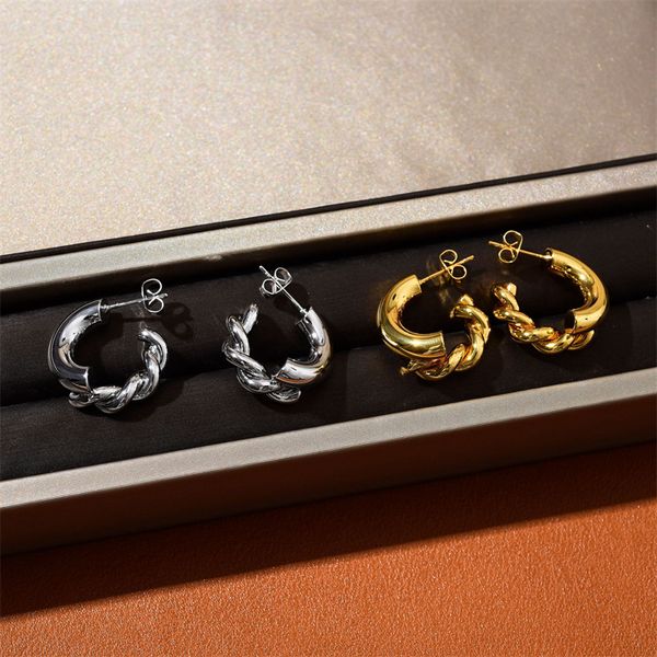 new two-color personality stitching twist stud earrings high-quality fashion women's niche all-match gift jewelry accessories, Golden;silver
new two-color personality stitching twist stud earrings high-quality fashion women's niche all-match gift jewelry accessories, Golden;silver