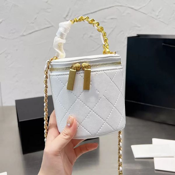 fm mini mirror totes bags calfskin classic quilted plaid metal handle hardware zipper chain shoulder bag luxury designer ladies street cross
fm mini mirror totes bags calfskin classic quilted plaid metal handle hardware zipper chain shoulder bag luxury designer ladies street cross