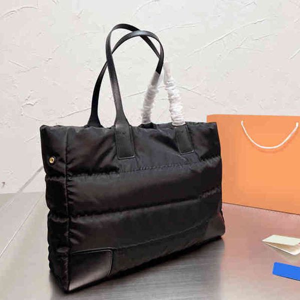 shoulder bags luxury brand fashion simple large square bag women's designer capacity mobile phone handbags wallet 1220
shoulder bags luxury brand fashion simple large square bag women's designer capacity mobile phone handbags wallet 1220