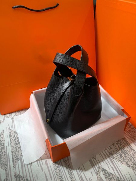 fashion handmade bag gold button basket bucket bags fashions casual versatile first layer cowhide size:18cm inside the code
fashion handmade bag gold button basket bucket bags fashions casual versatile first layer cowhide size:18cm inside the code