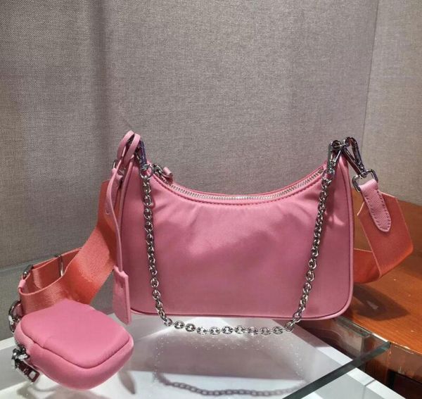 2023 shoulder bag women wallets tote handbags nylon presbyopic purse lady messenger bags jer, Red;black
2023 shoulder bag women wallets tote handbags nylon presbyopic purse lady messenger bags jer, Red;black