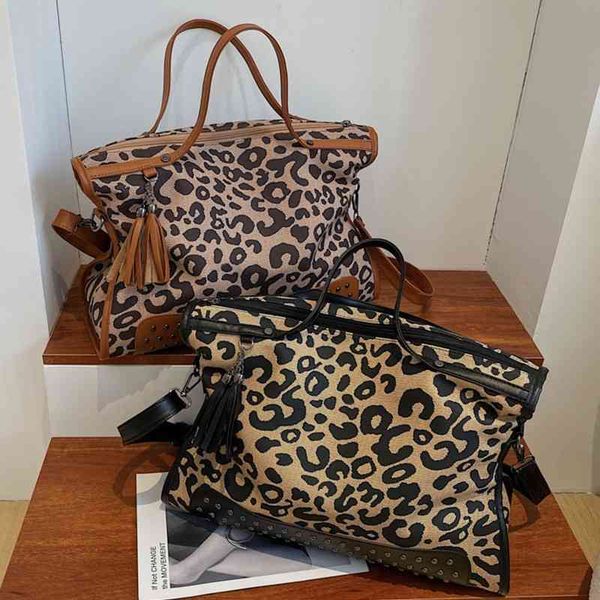 ladies fashion personality trend new brand bag wholesale large and winter leisure capacity shoulder women
ladies fashion personality trend new brand bag wholesale large and winter leisure capacity shoulder women