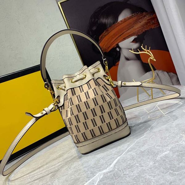 suede bucket bag classic handbag strapped cross body bags letter printed detachable long shoulder strap portable playful large capacity hard
suede bucket bag classic handbag strapped cross body bags letter printed detachable long shoulder strap portable playful large capacity hard